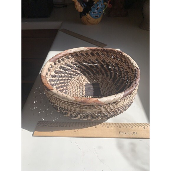 OOAK Handwoven Fret Design BASKET 9" EUC - Picture 7 of 9